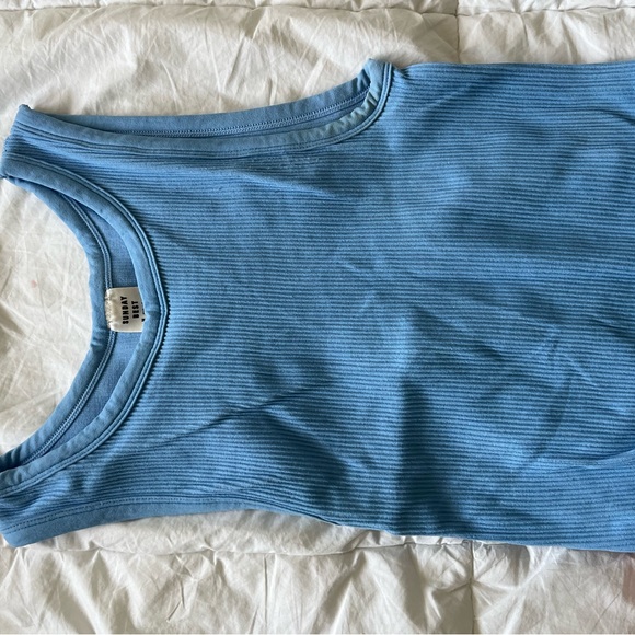 SinchSeamless™ Rib Crew Tank - Picture 2 of 5